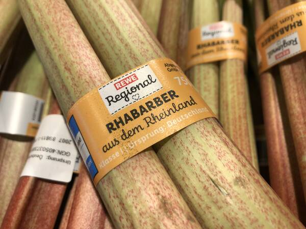 banded rhubarb - unpackaged fruits and vegetables at Rewe
